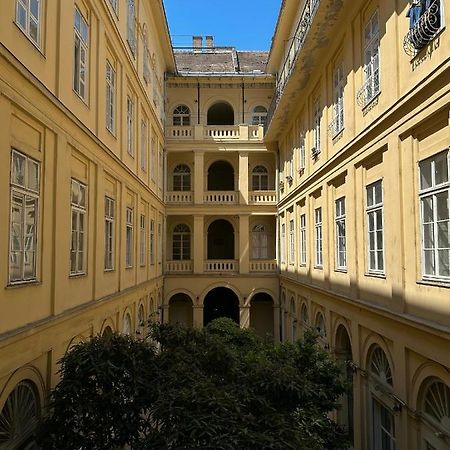 Old Town Apart Apartment Будапеща Екстериор снимка