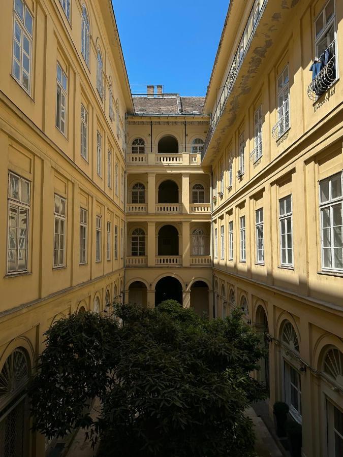 Old Town Apart Apartment Будапеща Екстериор снимка